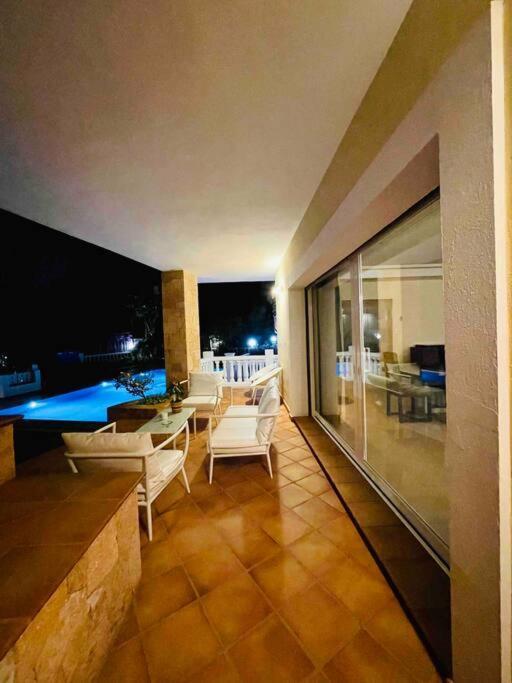 Villa Con Piscina Gigante Sant Francesc de s'Estany المظهر الخارجي الصورة