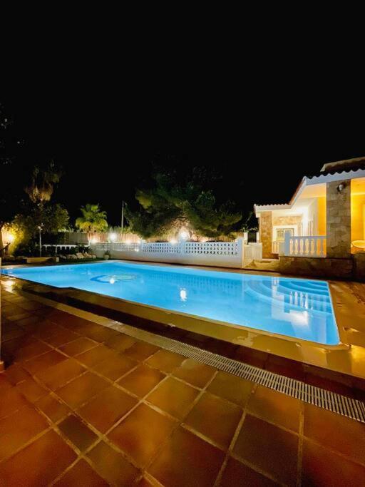 Villa Con Piscina Gigante Sant Francesc de s'Estany المظهر الخارجي الصورة